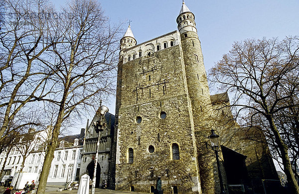 Romanische Basilika  Liebfrauenbasilika  Onze-Lieve-Vrouwebasiliek  Westwerk  Maastricht  Limburg  Niederlande  Europa