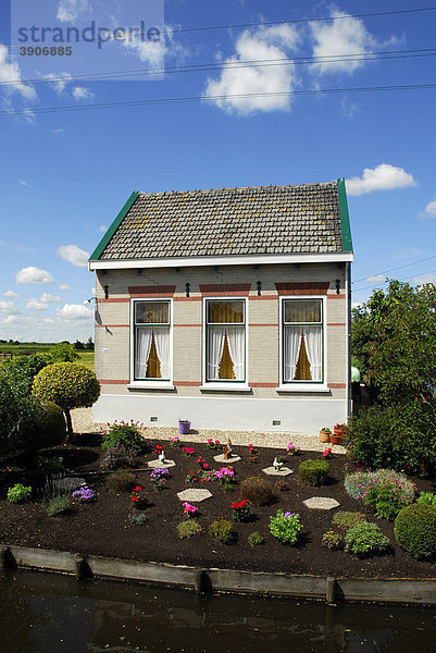 Freistehendes Haus mit Garten  Poldergebiet zwischen Gouda  Oudewater und Reeuwijk  Südholland  Zuid-Holland  Niederlande  Europa
