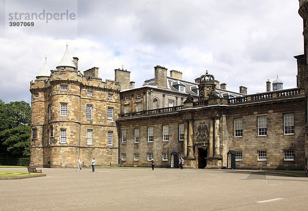 Holyrood Palace  Sitz der englischen Königin in Schottland  Edinburgh  Schottland  Großbritannien  Europa