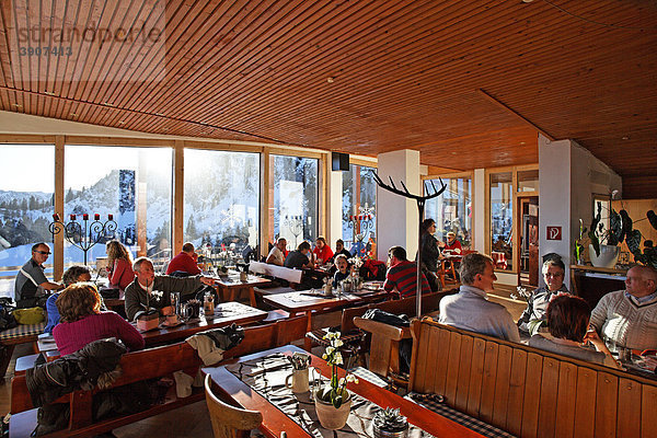 Sonnen-Alm Restaurant  innen  auf der Kampenwand  Chiemgau  Oberbayern  Deutschland  Europa