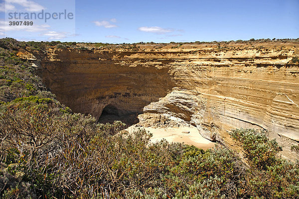 Höhle in Kalksteinfelsen  Great Ocean Road  Port Campbell Nationalpark  Victoria  Australien