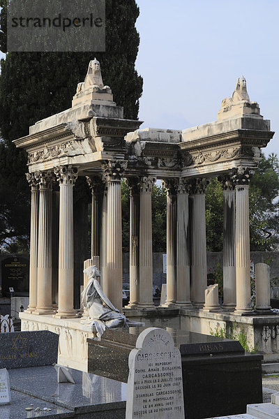Grab in Form eines Tempel  Jüdischer Friedhof  CimetiËre du Ch‚teau  Nizza  DÈpartement Alpes Maritimes  RÈgion Provence Alpes CÙte d'Azur  Frankreich  Europa