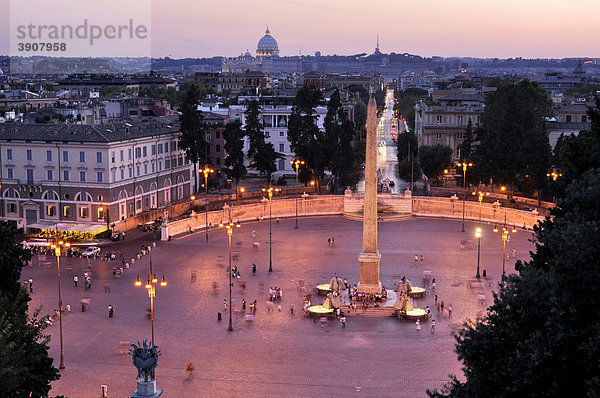 Obelisk  Piazza del Popolo  Petersdom  Rom  Latium  Italien  Europa