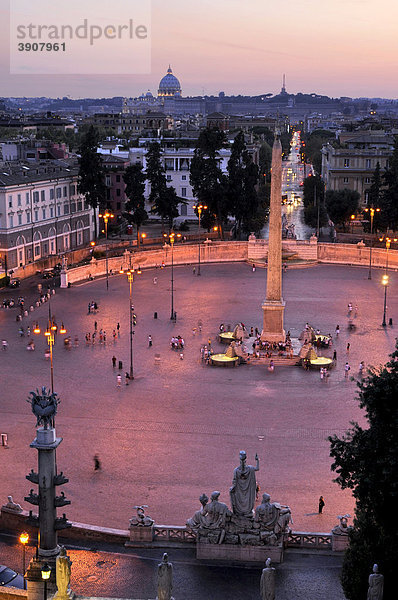 Obelisk  Piazza del Popolo  Petersdom  Rom  Latium  Italien  Europa
