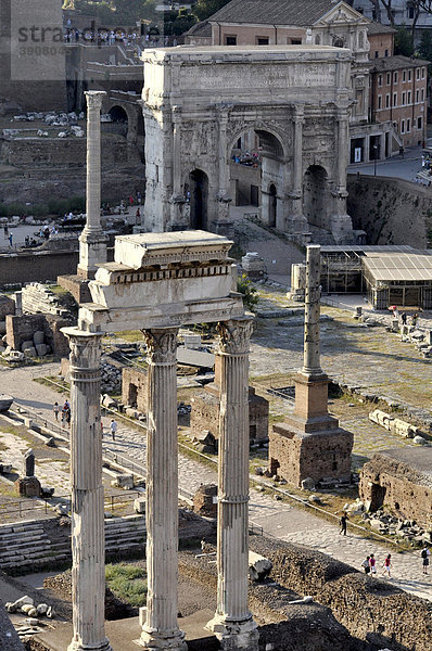 Phokas-Säule  Septimius-Severus-Bogen  Dioskuren-Tempel  Forum Romanum  Rom  Latium  Italien  Europa