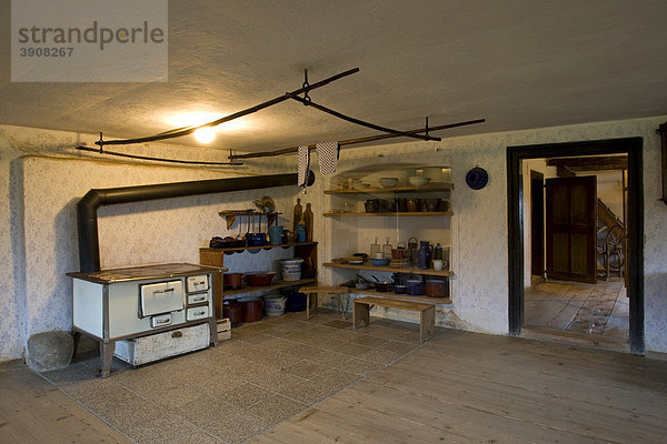 Historische Küche in Bauernhaus  Freilichtmuseum in Finsterau  Bayern  Deutschland  Europa