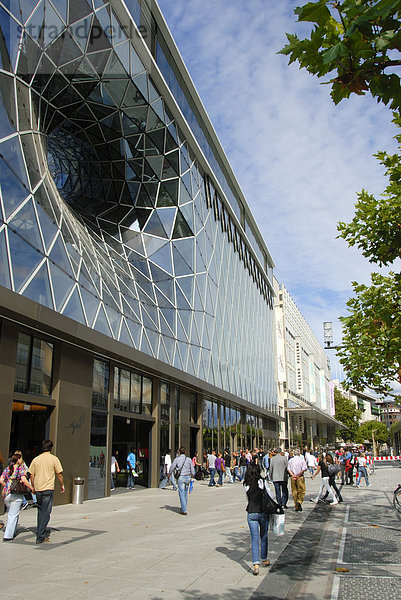 Einkaufszentrum MyZeil  Eingang  Loch in Glasfassade  Palais Quartier  PalaisQuartier  Zeil  Innenstadt  Frankfurt am Main  Hessen  Deutschland  Europa