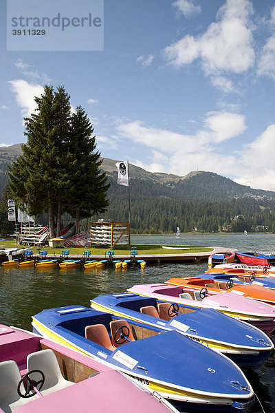 Tretboote  Boote  Bootsverleih am Heidsee  Lenzerheide  Graubünden  Schweiz  Europa