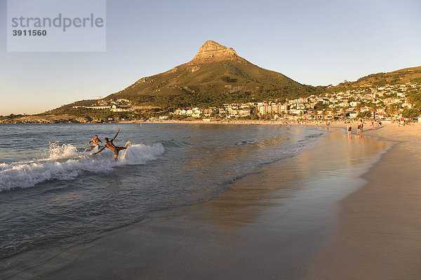 Strand des Vorort Camps Bay  Kapstadt  Westkap  Südafrika  Afrika