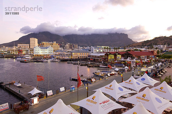 V & A Waterfront  Hafen  Vergnügungsmeile  CafÈs und Restaurants  Kapstadt  Westkap  Südafrika  Afrika