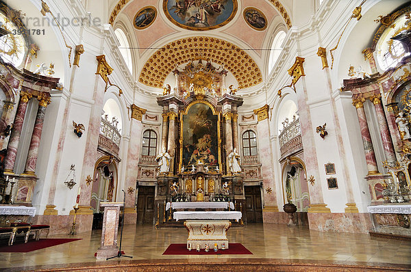 Hauptaltar  Kloster Schlehdorf  Bayern  Deutschland  Europa
