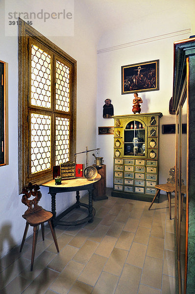 Apotheke im Museum der Benediktinerabtei Ottobeuren  Bayern  Deutschland  Europa