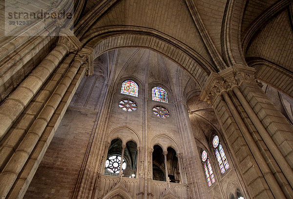 Innenraum in der Kathedrale Notre-Dame de Paris  Paris  Frankreich  Europa