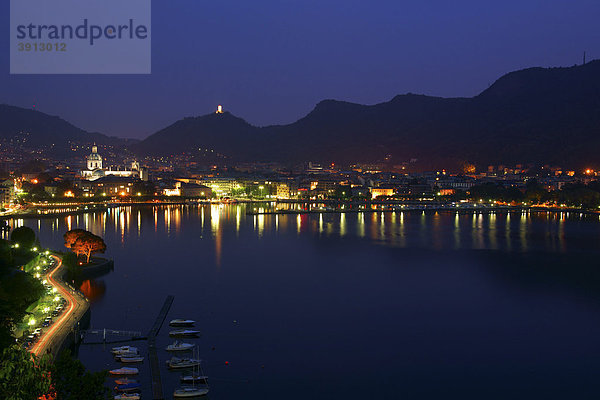 Como bei Nacht  Italien  Europa