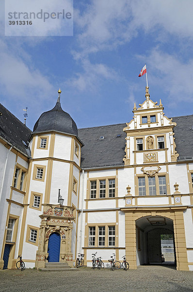 Eckturm  Schloss Neuhaus  Wasserschloss  Weserrenaissance  Paderborn  Nordrhein-Westfalen  Deutschland  Europa