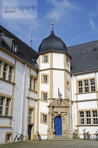 Eckturm  Schloss Neuhaus  Wasserschloss  Weserrenaissance  Paderborn  Nordrhein-Westfalen  Deutschland  Europa