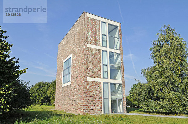 Moderne Architektur  Gebäude  ehemalige Raketenstation  Kunstmuseum  Langen Foundation  Architekt Tadao Ando  Hombroich  Kreis Neuss  Nordrhein-Westfalen  Deutschland  Europa