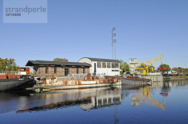 Oberwasser  Werkstätten  Schiffshebewerk Henrichenburg  Schleusenpark  Schleuse  LWL  Westfälisches Industriemuseum  Route der Industriekultur  Dortmund Ems Kanal  Waltrop  Nordrhein-Westfalen  Deutschland  Europa