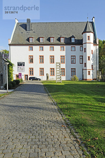 Ludwig Museum  Deutschherrenhaus  historisches Gebäude  Koblenz  Rheinland-Pfalz  Deutschland  Europa