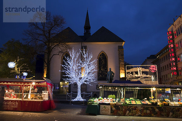 Marktkirche in der Essener Innenstadt während der Lichtwochen  Essen  Nordrhein-Westfalen  Deutschland  Europa