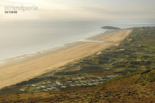 Wohnmobile  Caravan  Siedlung in den Sanddünen  Rhossili Beach  Gower Peninsula  Wales  Großbritannien  Europa