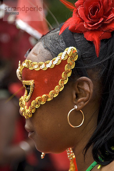 Frau  Mädchen  Maske  St Pauls Karneval  Bristol  England  Großbritannien  Europa