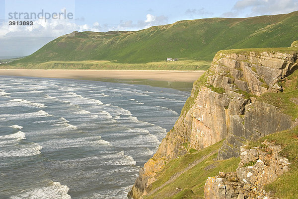 Klippe  Strand  Hügelkette  Rhossili Beach  Gower Peninsula  Wales  Großbritannien  Europa