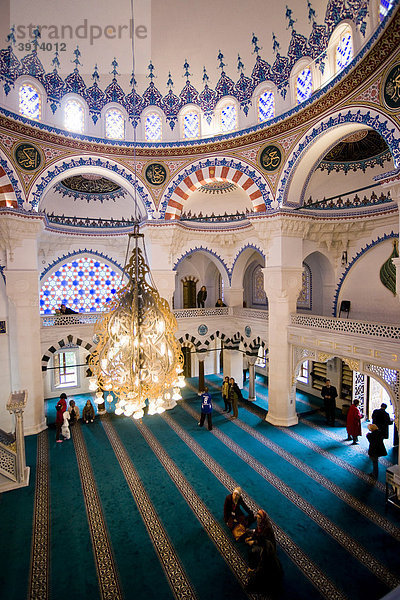 Die Sehitlik Moschee in Berlin-Neukölln  Deutschland  Europa