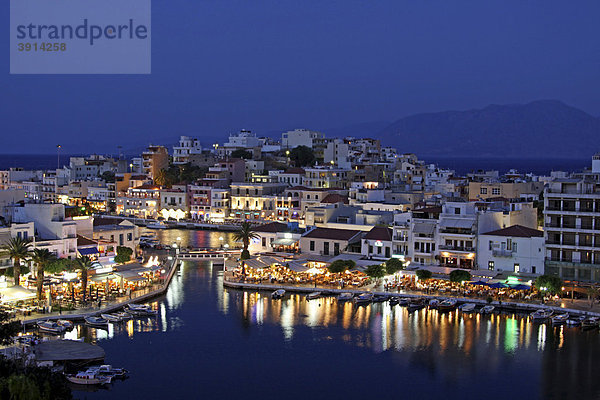 Blaue Stunde  Hafen  Agios Nikolaos  Kreta  Griechenland  Europa