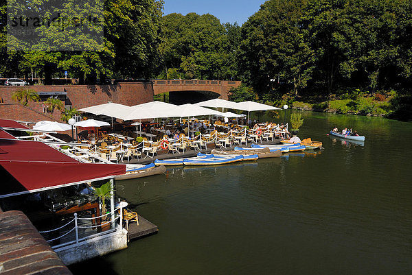 CafÈ Sommerterrassen in Winterhude  Hamburg  Deutschland  Europa