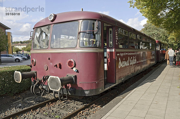 Ruhrtalbahn  Schienenbus in Gevelsberg  Nordrhein-Westfalen  Deutschland  Europa