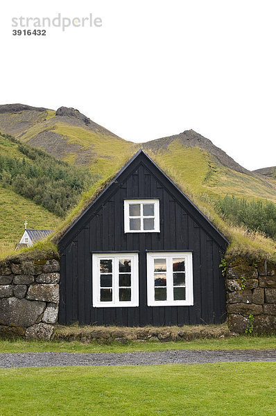 Holzhäuser in Skogar  Island  Europa