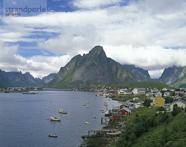 Hafen  Reine  Lofoten  Norwegen  Skandinavien  Europa