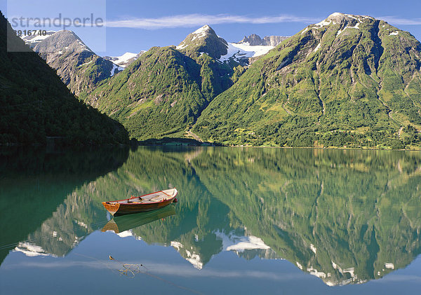 Strynsvatn bei Hjelle  Norwegen  Skandinavien  Europa