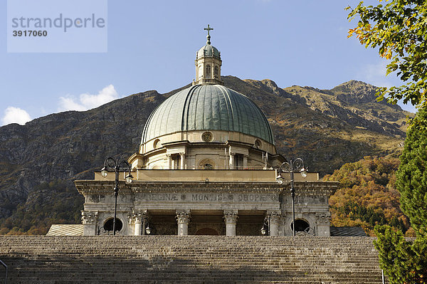 Kuppelkirche Regina Montium  Sacro Monte di Oropa  Heiliger Berg von Oropa  Marienwallfahrtsort  Provinz Biella  Piemont  Italien  Europa