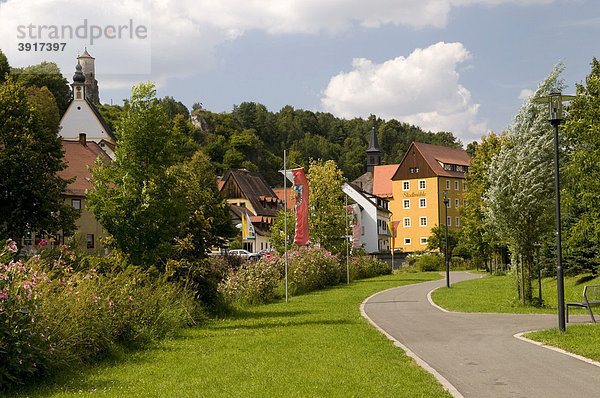 Kurpark und Ortsansicht von Waischenfeld  Wiesenttal  Fränkische Schweiz  Franken  Bayern  Deutschland  Europa