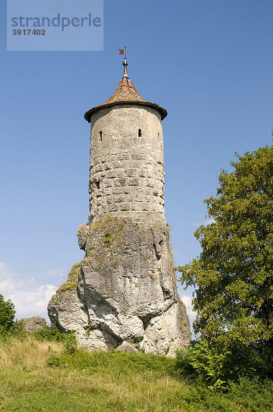 Der Steinerne Beutel ist Wahrzeichen und Turm der Burganlage von Waischenfeld  Wiesenttal  Fränkische Schweiz  Franken  Bayern  Deutschland  Europa