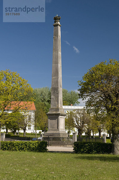 Obelisk am Circus in Putbus  Insel Rügen  Mecklenburg-Vorpommern  Deutschland  Europa