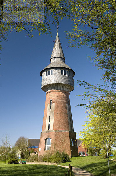 Wasserturm im Schlosspark  Husum  Nordseeküste  Nordfriesland  Schleswig-Holstein  Deutschland  Europa