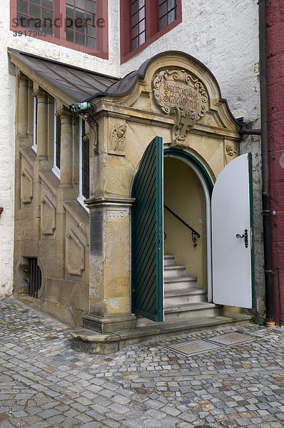 Eingang zur Evangelischen Schlosskirche im Schlosshof  Schloss Iburg  Bad Iburg  Osnabrücker Land  Niedersachsen  Deutschland  Europa