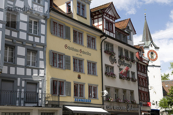 Typische Häuserzeile im Zentrum von St. Gallen  Schweiz  Europa