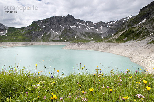 Lünersee  Bergsee und Stausee auf 1979m Höhe  Brandnertal  Vorarlberg  Österreich  Europa