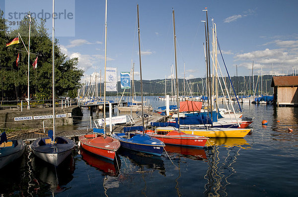 Boote im Hafen von Lindau  Bodensee  Bayern  Deutschland  Europa