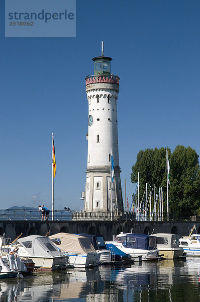 Leuchtturm im Hafen  Lindau  Bodensee  Bayern  Deutschland  Europa