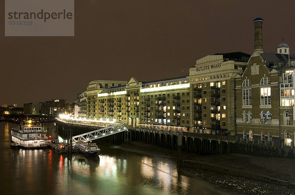 Butler's Wharf  Themseufer bei Nacht  London  England  Großbritannien  Europa