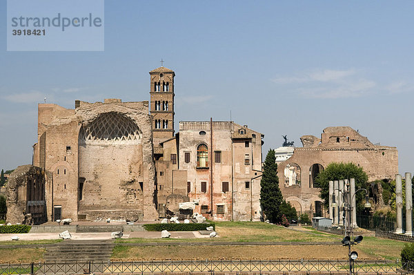 Kirche Santa Francesca Romana und Tempel der Venus und Roma im Forum Romanum  Rom  Italien  Europa