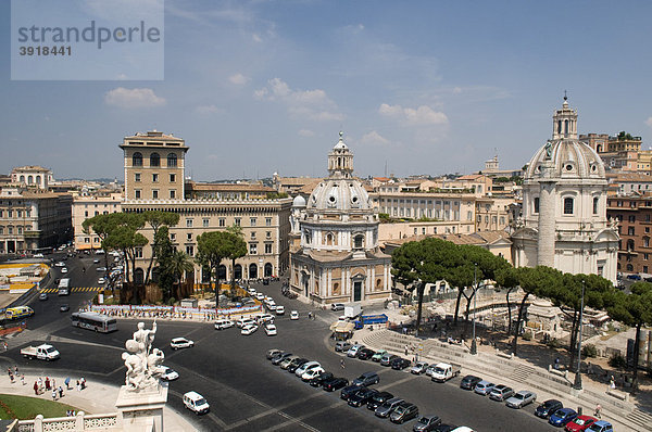Piazza Campidoglio mit den Kirchen Santa Maria Di Loreto  Santissimo Nome Di Maria  Rom  Italien  Europa