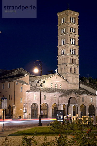 Kirche Santa Maria in Cosmedin an der Piazza Bocca della Verita  Rom  Italien  Europa