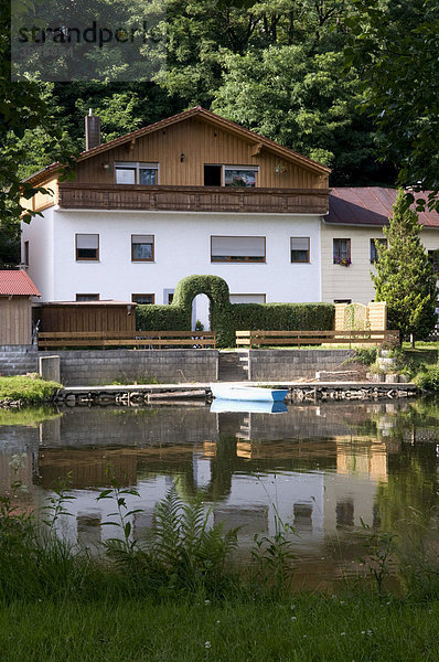 Haus am Fluss Regen  Luftkurort Regen  Bayerischer Wald  Bayern  Deutschland  Europa