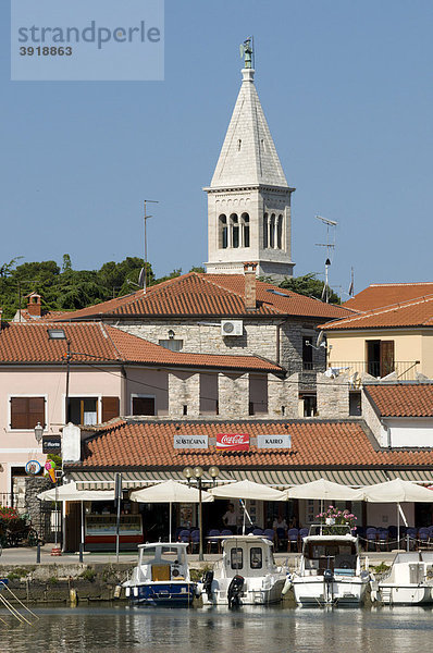 Altstadt und Hafen von Novigrad  Istrien  Kroatien  Europa